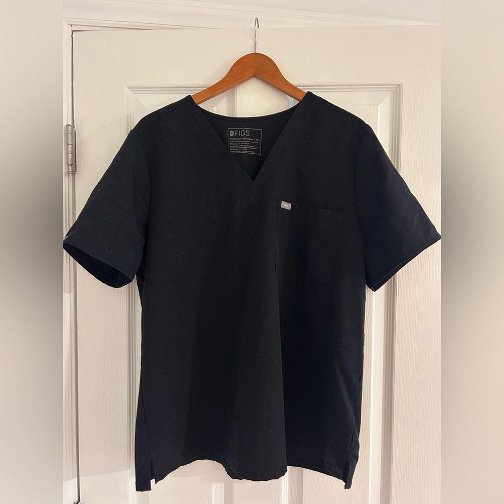 FIGS Women’s Short Sleeve Black Scrub Top